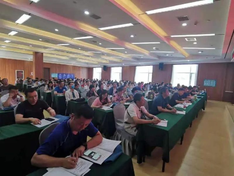 前行不忘來時路，黨史學(xué)習(xí)在征途