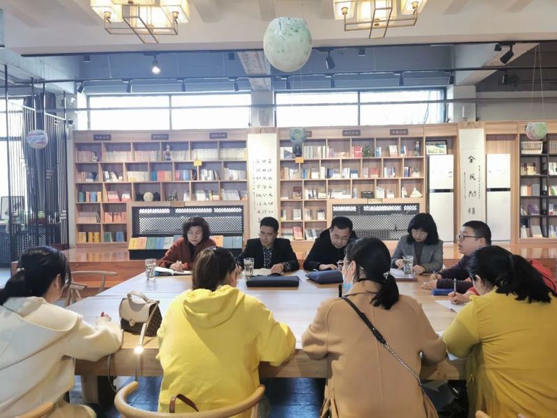 聽課評(píng)課共交流 專家指導(dǎo)促成長