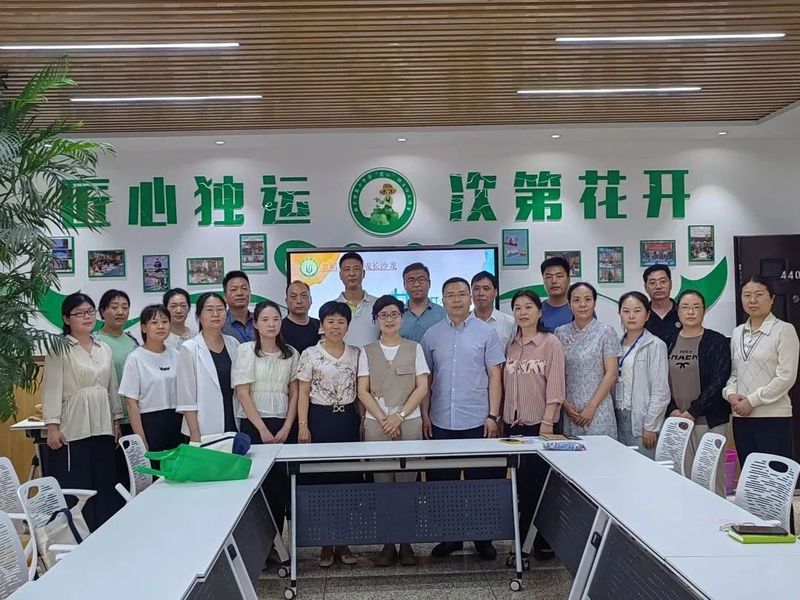 分享管理微智慧 匯聚育人大能量——新鄉(xiāng)市第十中學幸福班主任成長沙龍第三期