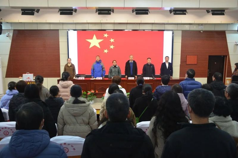 工會(huì)換屆展新貌 繼往開來譜新篇——新鄉(xiāng)市第十中學(xué)第七屆工會(huì)第一次全體代表大會(huì)順利召開